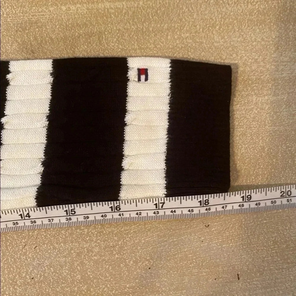 WOMEN’S Tommy Hilfiger lightweight sweater. - Picture 8 of 10